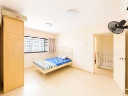 Blk 230 Hougang Avenue 1 (Hougang), HDB Executive #570584231